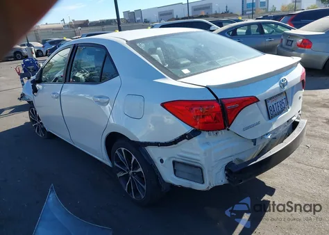 2018 Toyota Corolla Se из США, поврежденный, VIN 5YFBURHE2JP754820